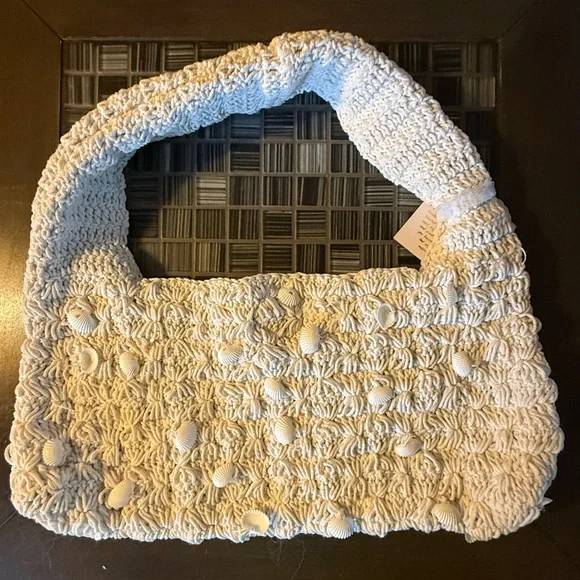 FROM INDIA TO YOU Handcrafted Macrame Bag With Shales. - Picture 2 of 8